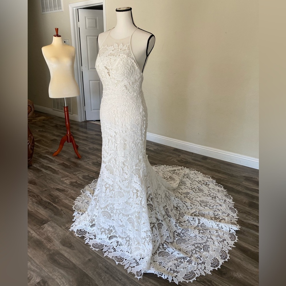 Halter neck lace Willoby bridal size 4 by Watters dress 52105 Dylan